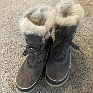 Sorel Women's Gray Winter Boots with Faux Fur